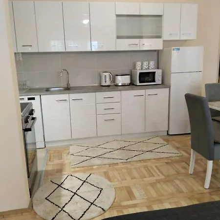 アパート Vali1 *